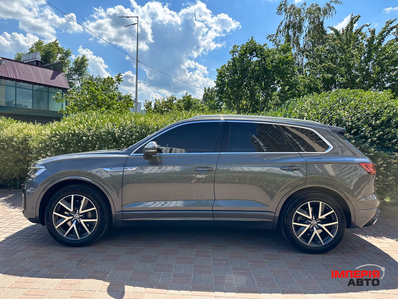 Volkswagen Touareg - фото 11