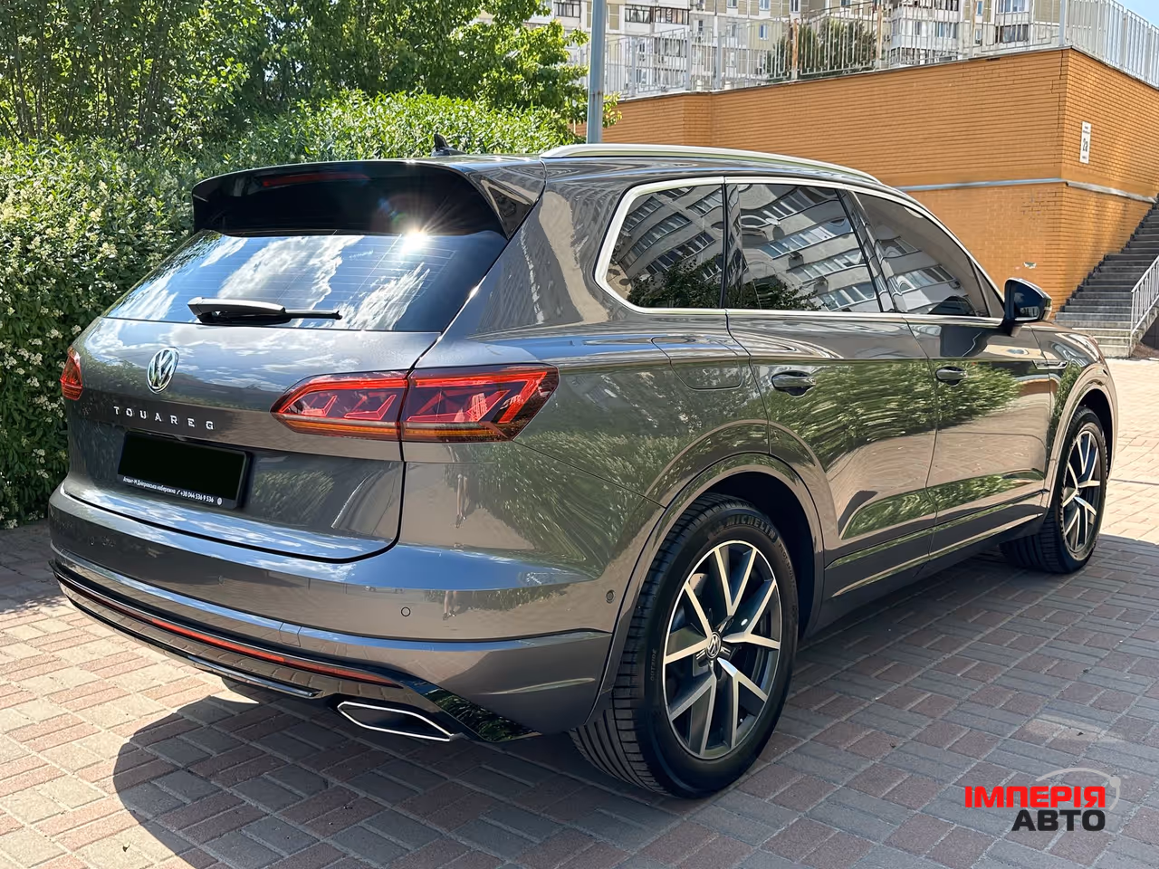 Volkswagen Touareg - фото 8