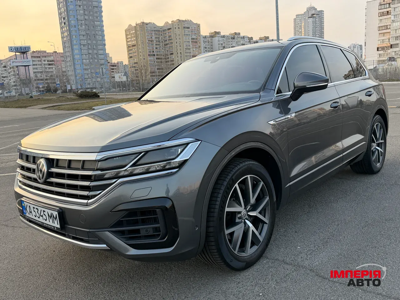 Volkswagen Touareg - фото 12