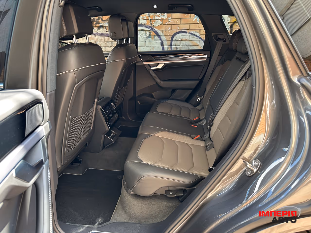 Volkswagen Touareg - фото 17