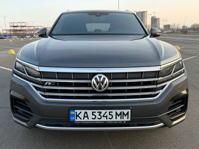 Volkswagen Touareg - фото 5
