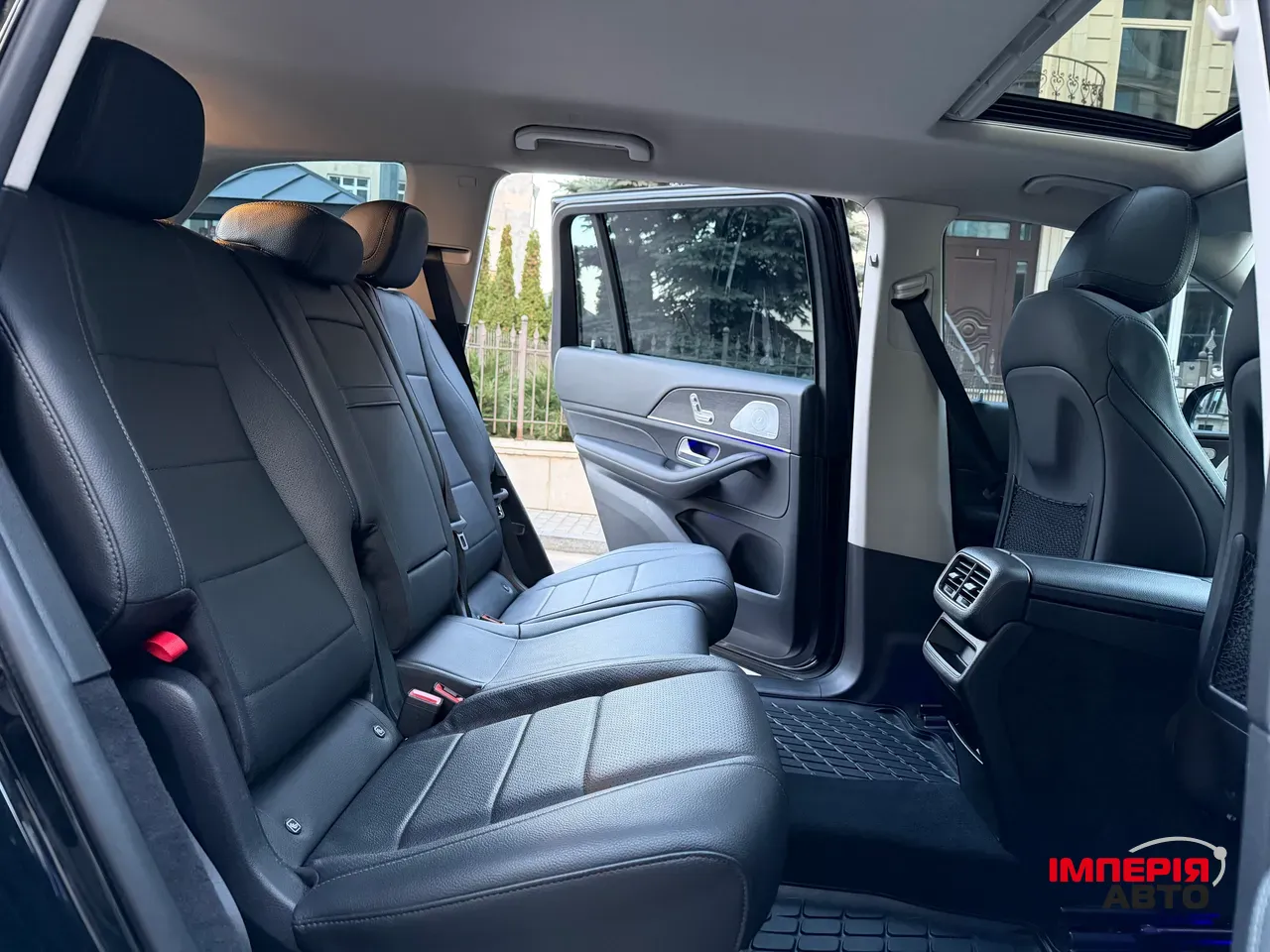 Mercedes-Benz GLS - фото 13