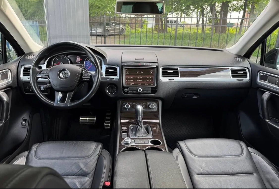 Volkswagen Touareg - фото 6
