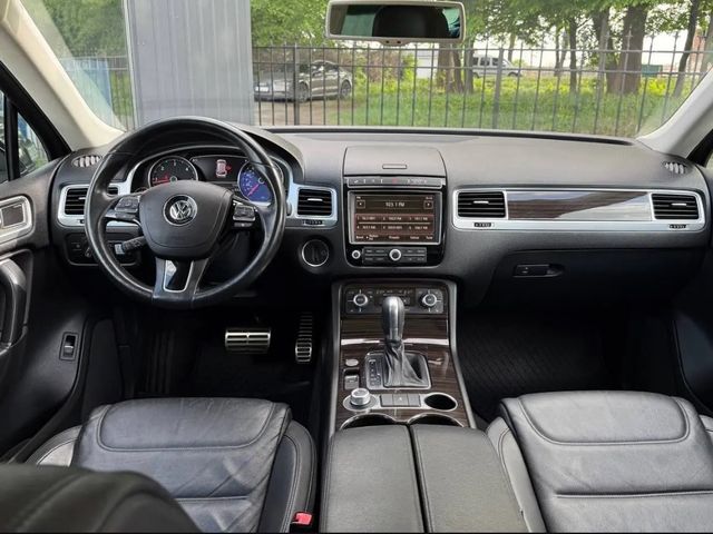 Volkswagen Touareg - фото 5