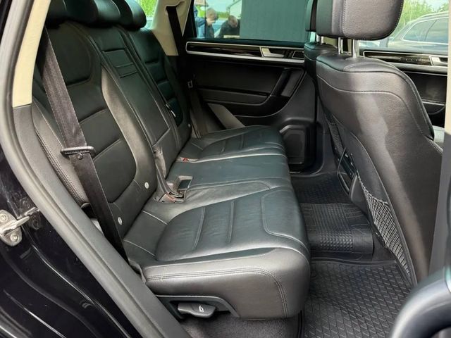 Volkswagen Touareg - фото 2