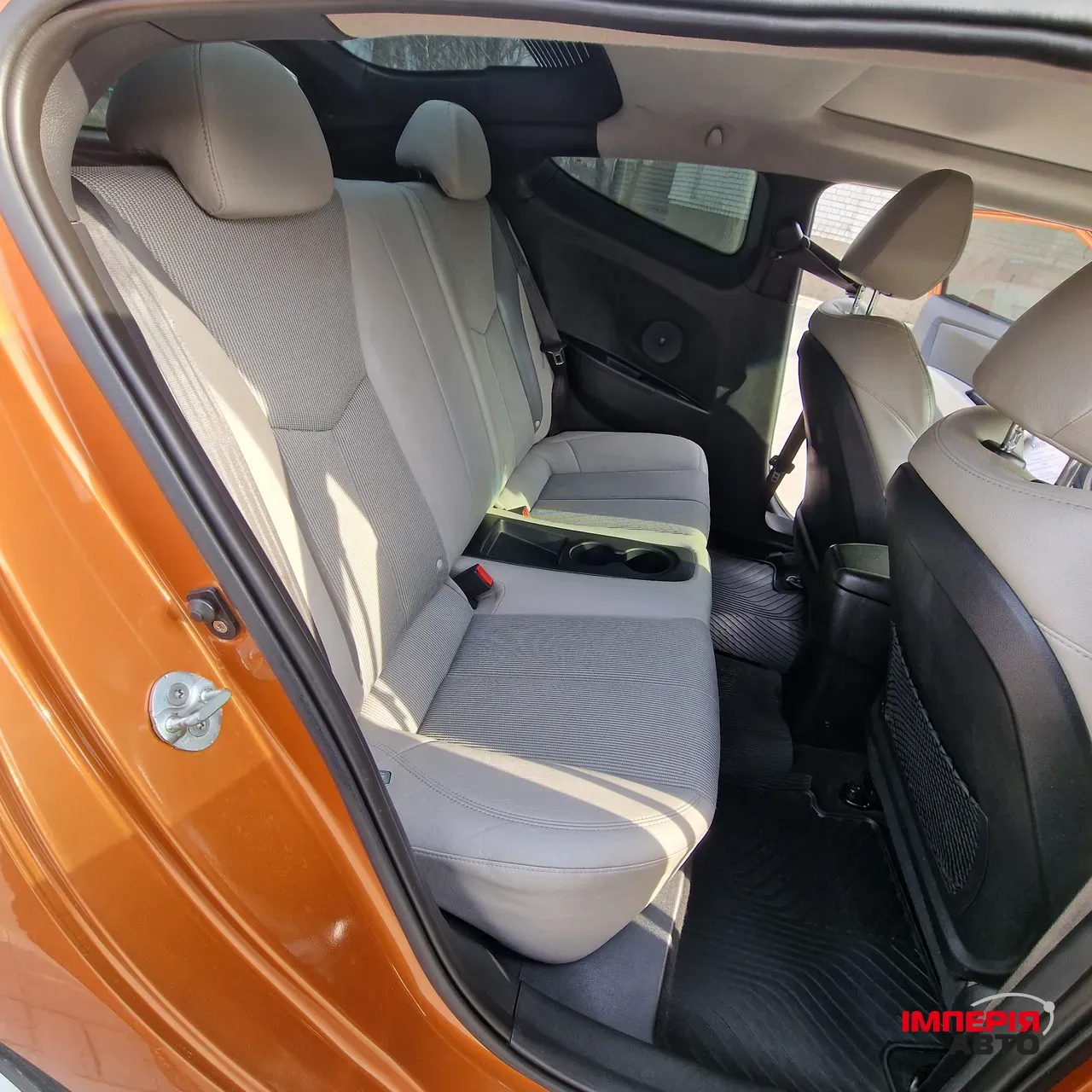 Hyundai Veloster - фото 22