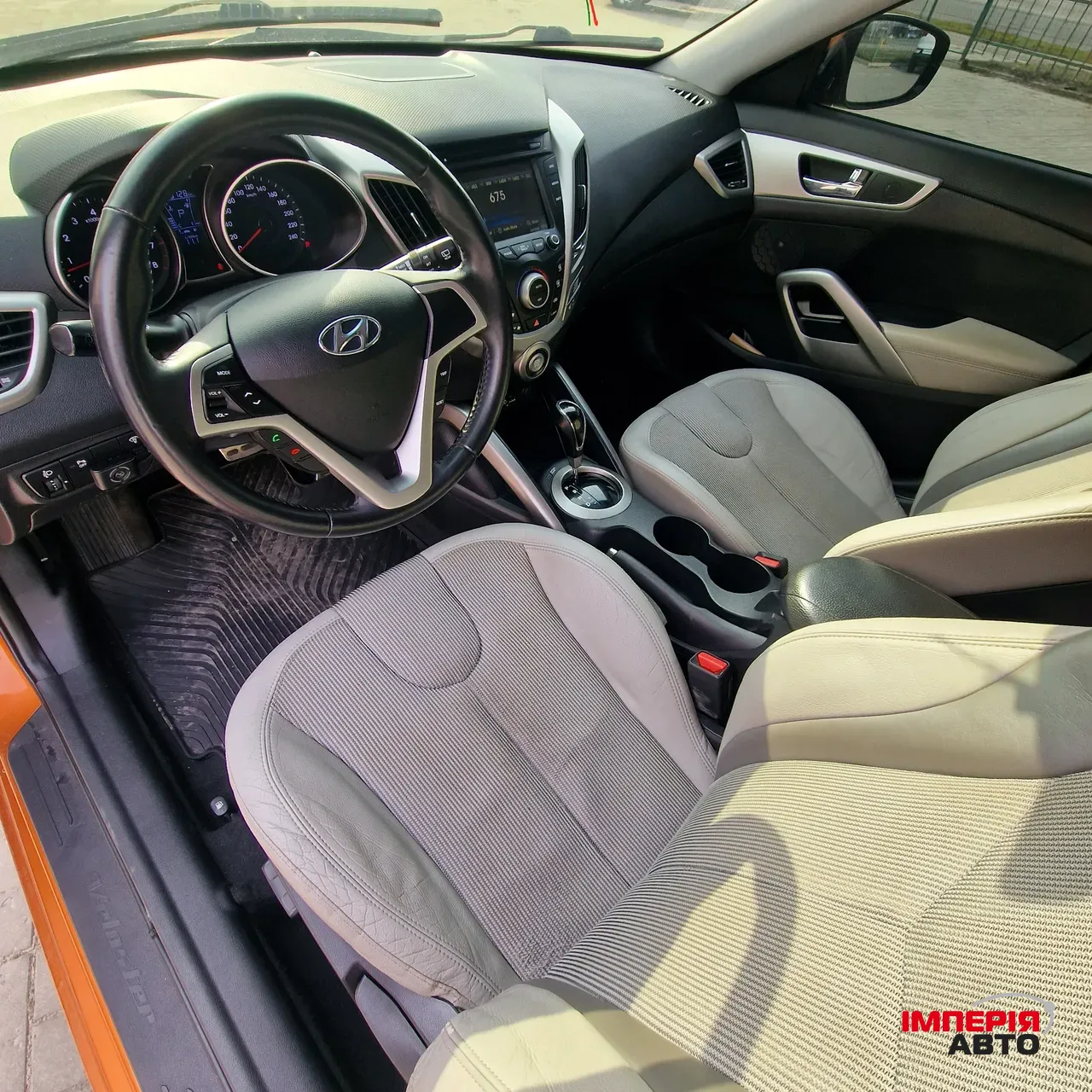 Hyundai Veloster - фото 18