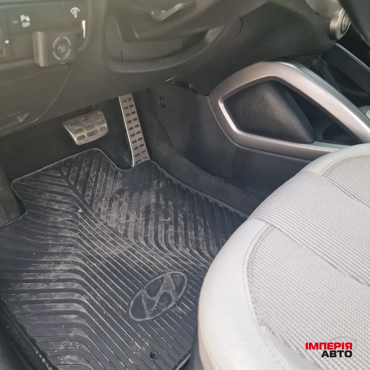 Hyundai Veloster - фото 32