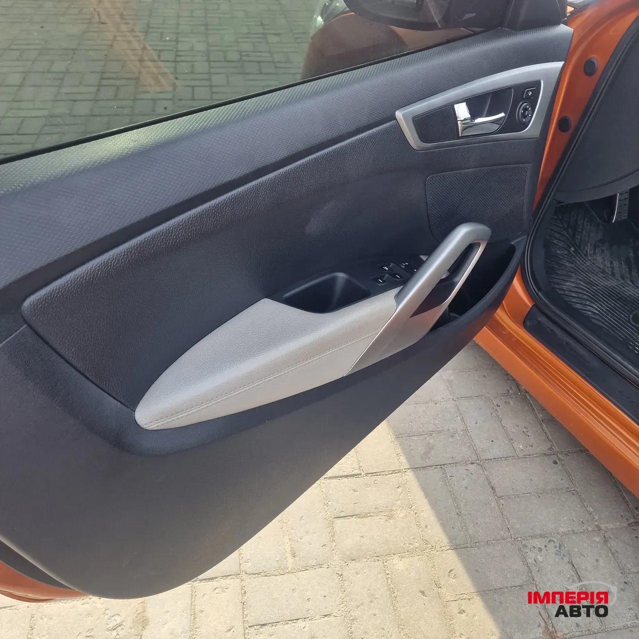 Hyundai Veloster - фото 13