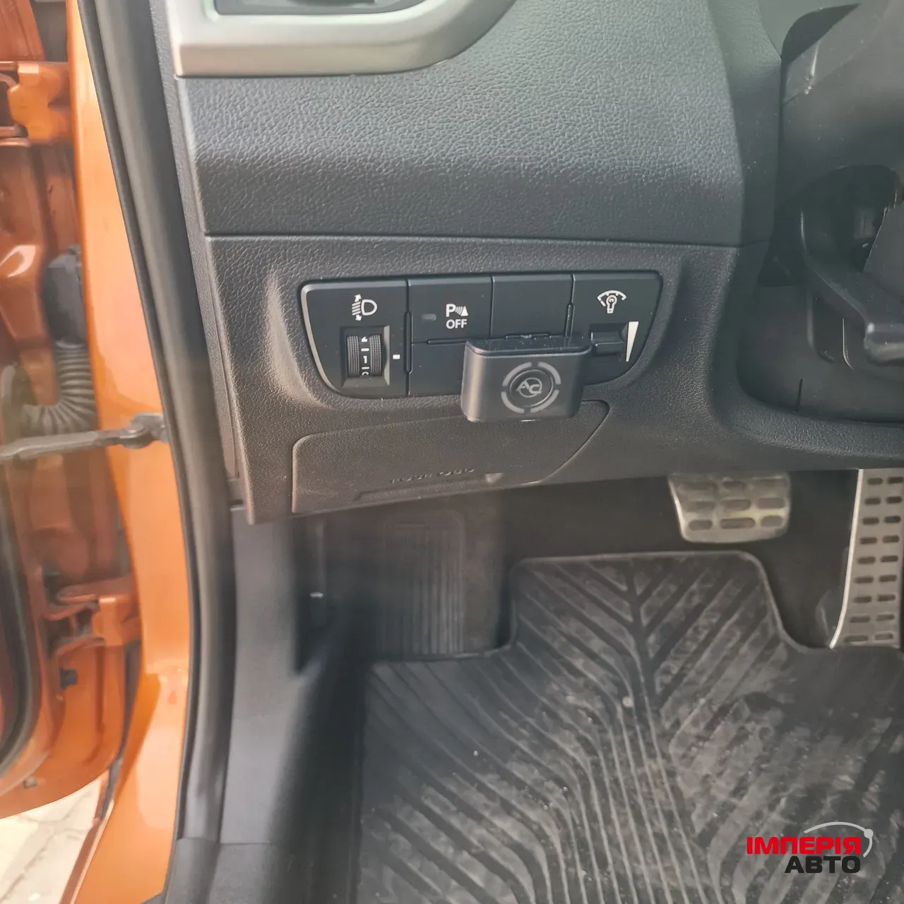 Hyundai Veloster - фото 15