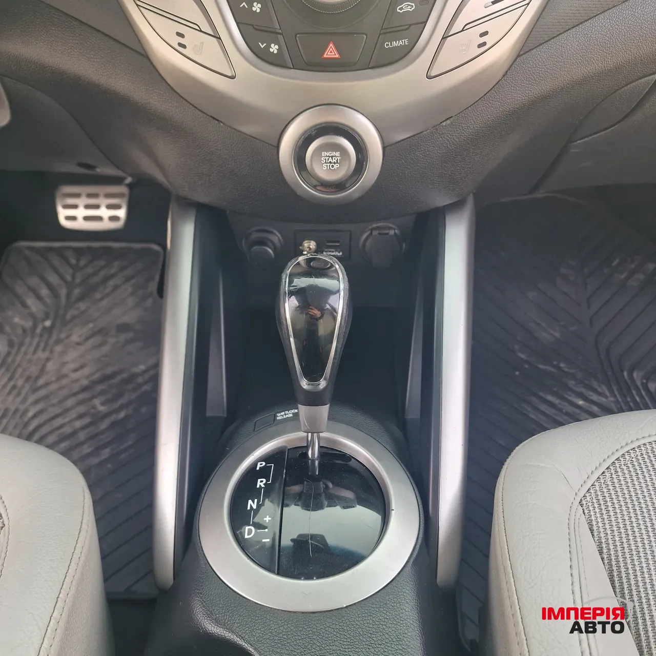 Hyundai Veloster - фото 30