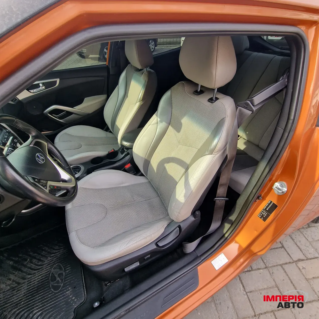 Hyundai Veloster - фото 17