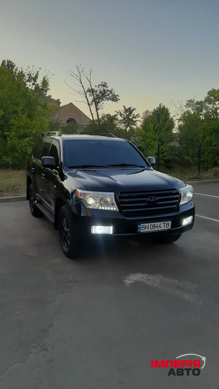 Toyota Land Cruiser - фото 1