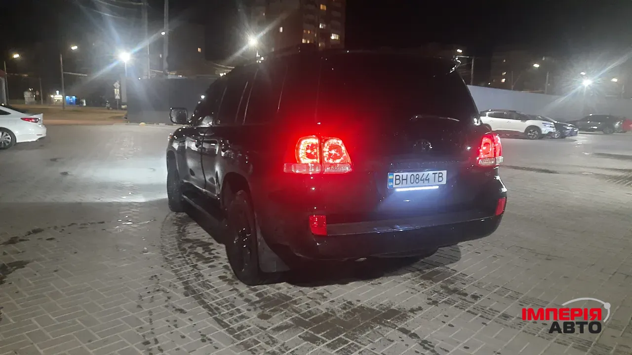 Toyota Land Cruiser - фото 3