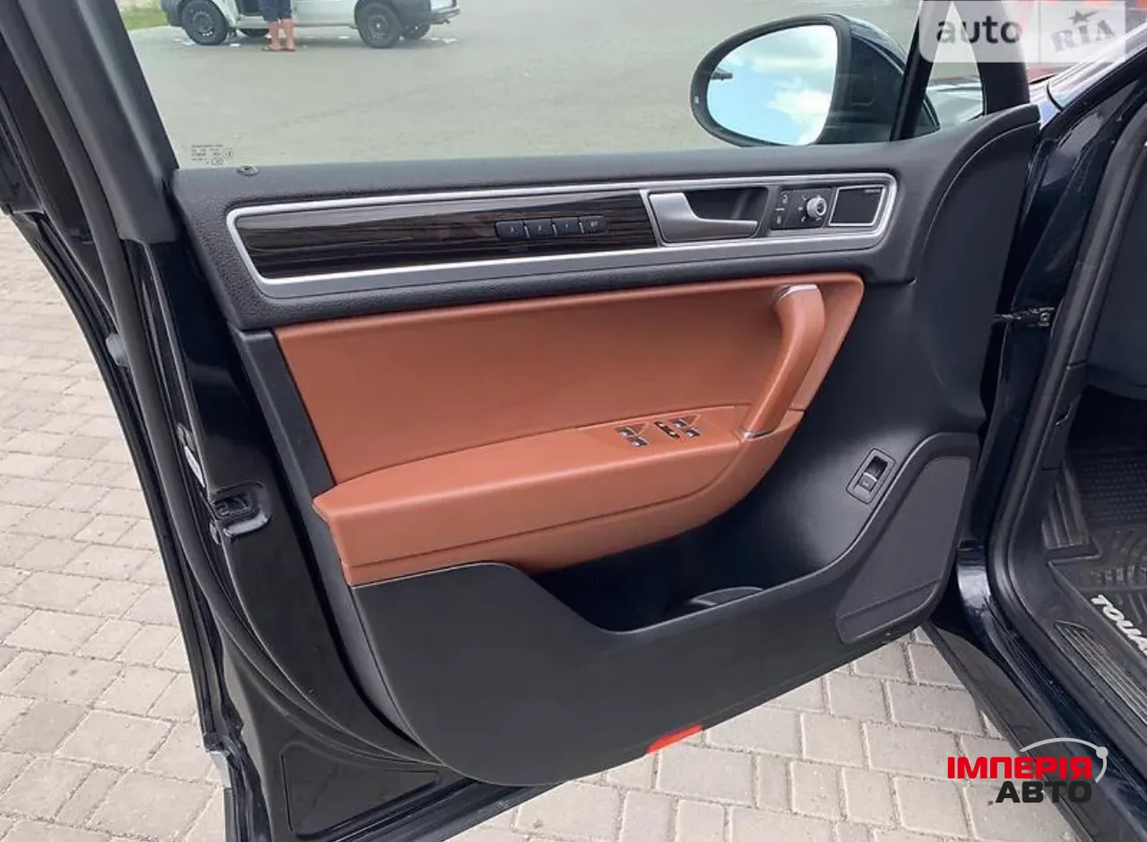 Volkswagen Touareg - фото 4