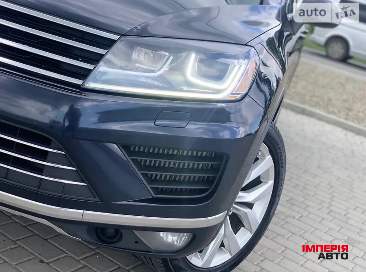 Volkswagen Touareg - фото 13