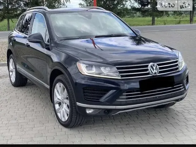 Volkswagen Touareg - фото 1