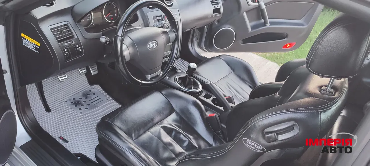 Hyundai Coupe - фото 12