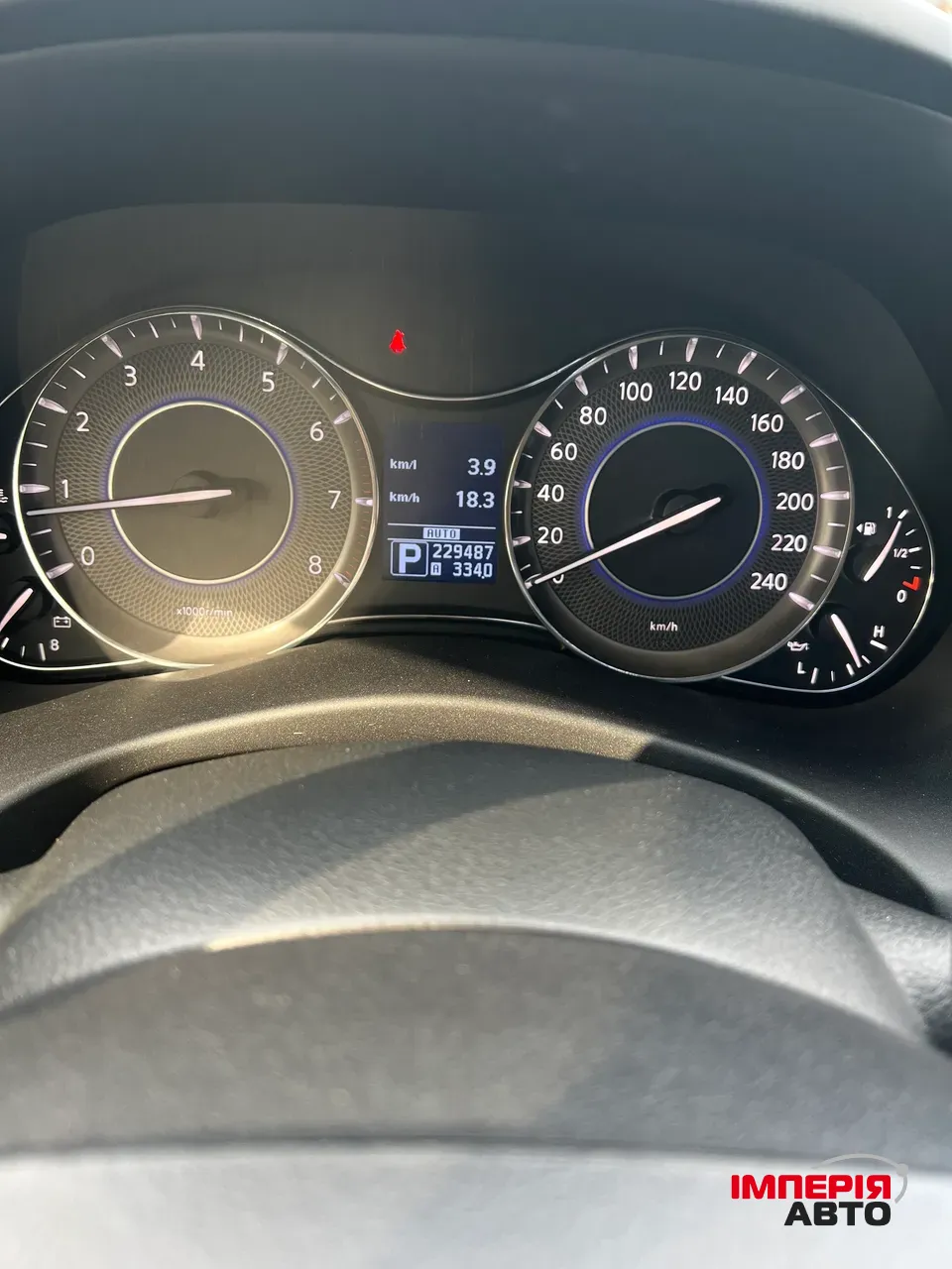 Infiniti QX56 - фото 8