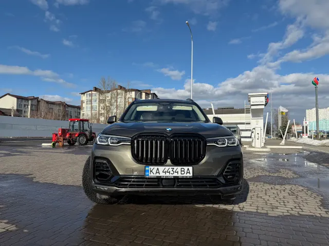 BMW X7 - фото 2