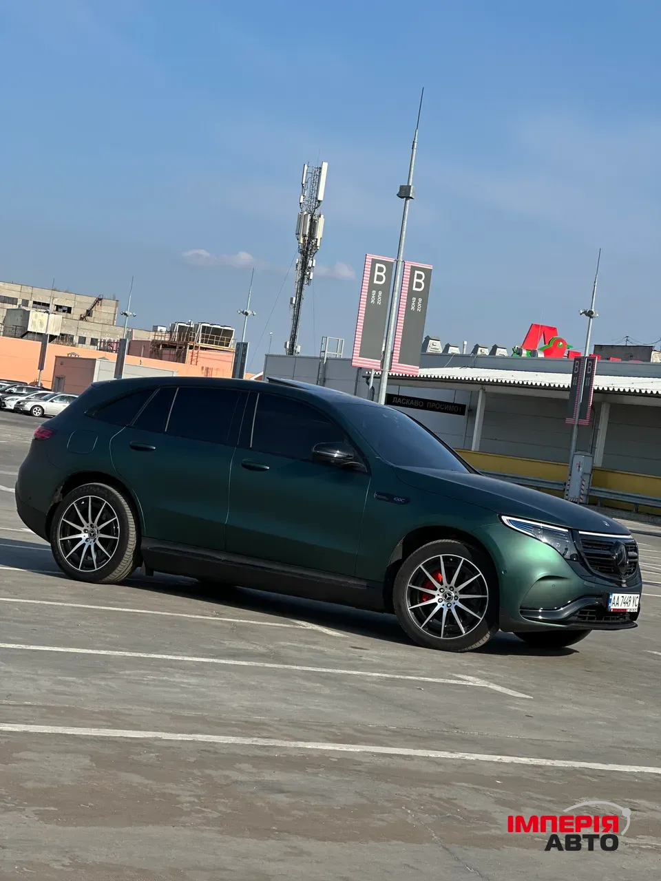 Mercedes-Benz EQC - фото 11