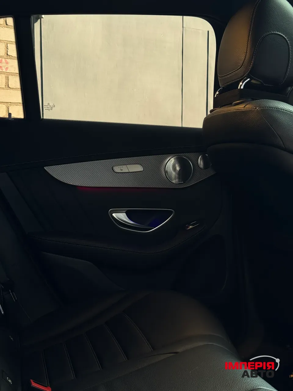 Mercedes-Benz EQC - фото 12