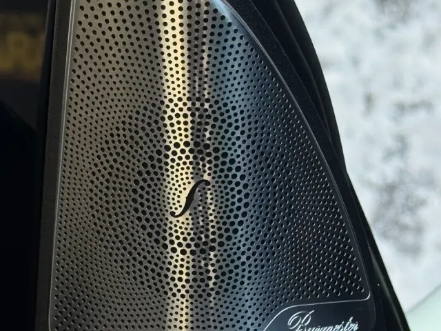 Mercedes-Benz EQC - фото 4