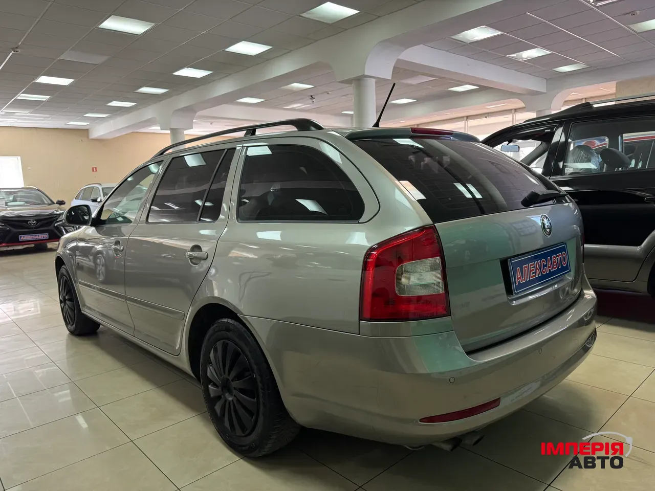 Skoda Octavia - фото 2