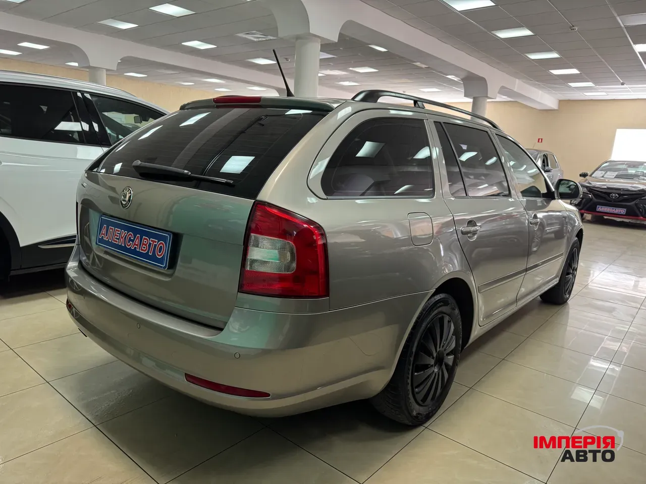 Skoda Octavia - фото 4