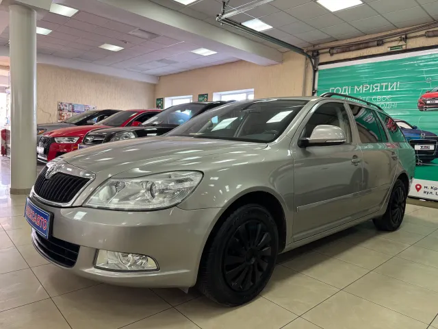 Skoda Octavia - фото 1