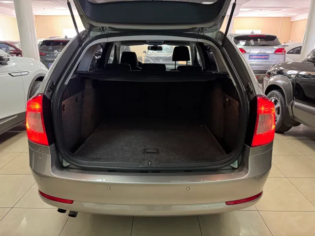 Skoda Octavia - фото 3