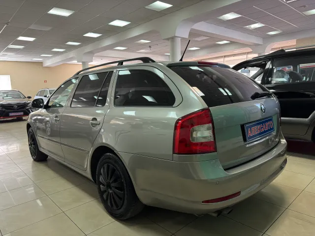 Skoda Octavia - фото 2