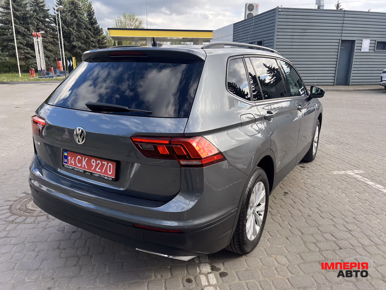 Volkswagen Tiguan - фото 11