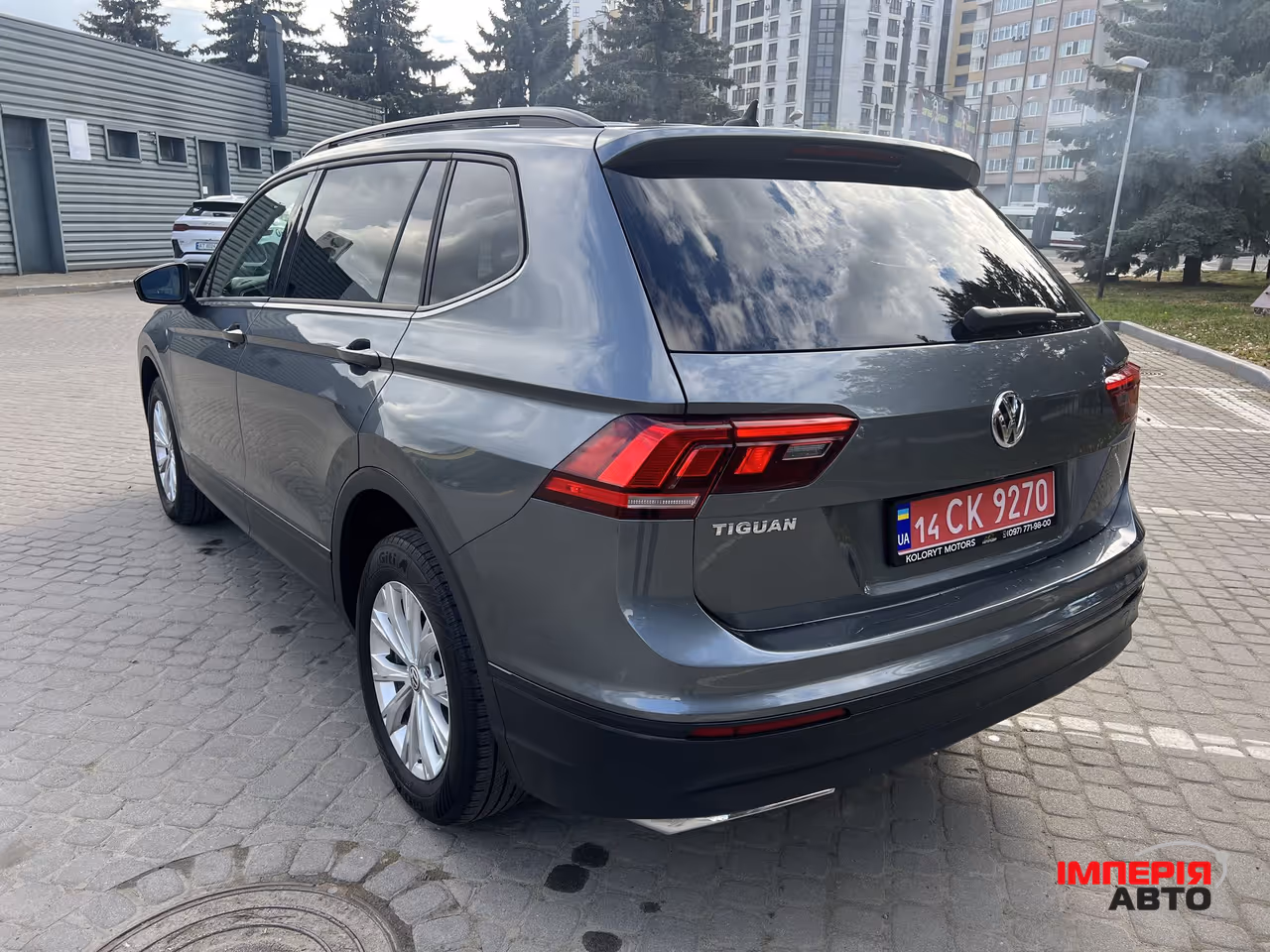 Volkswagen Tiguan - фото 9