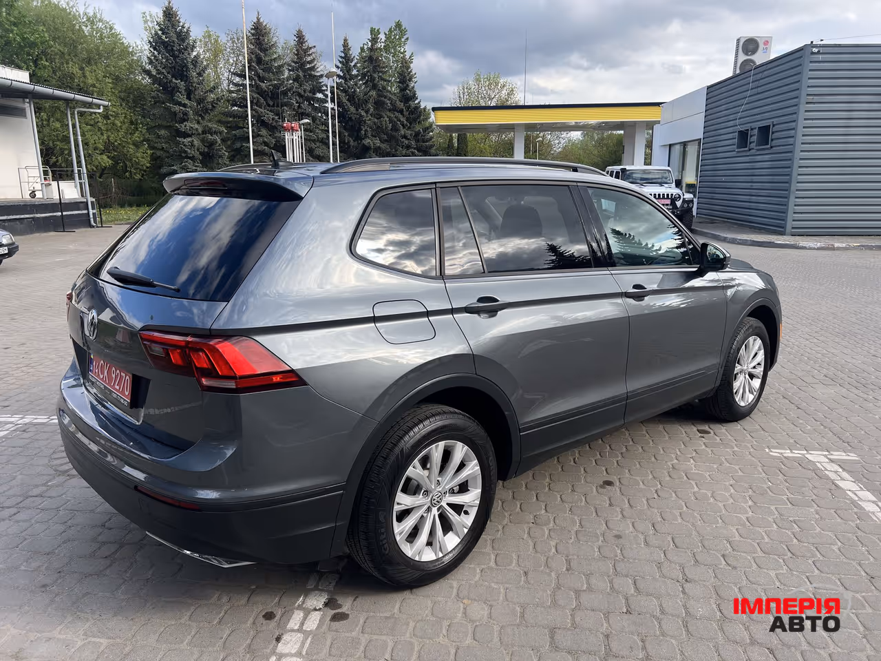 Volkswagen Tiguan - фото 12
