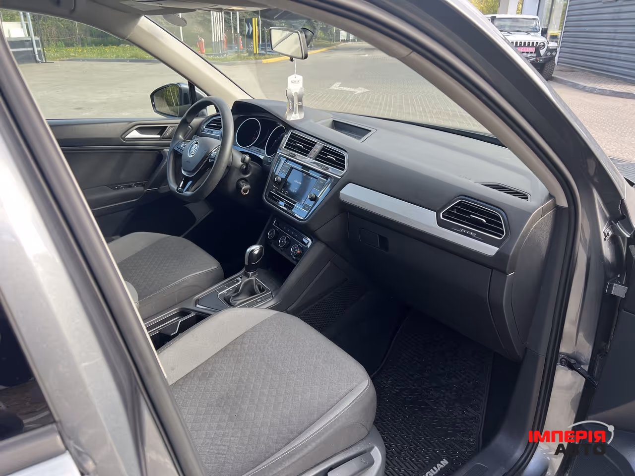Volkswagen Tiguan - фото 18