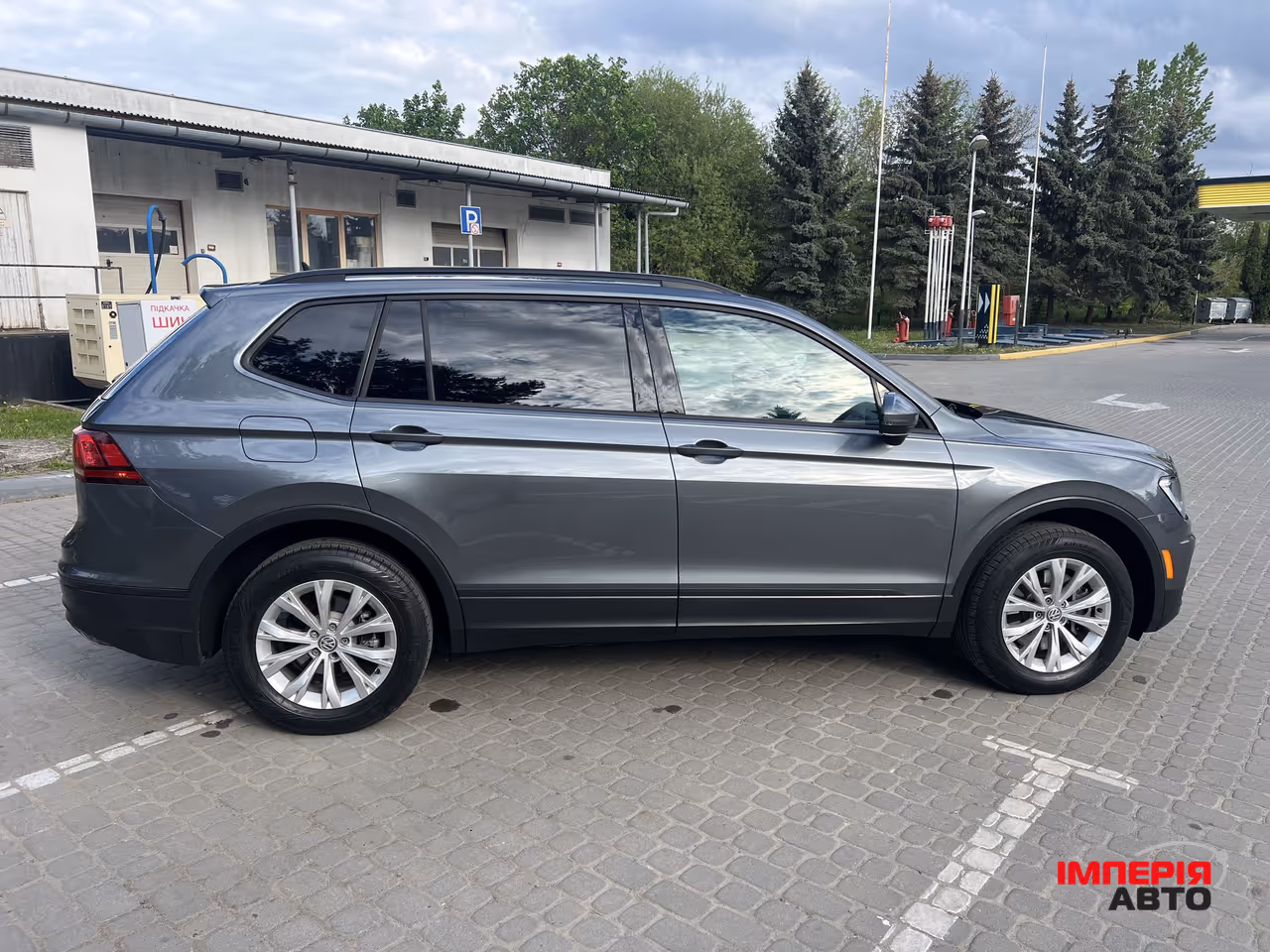 Volkswagen Tiguan - фото 8