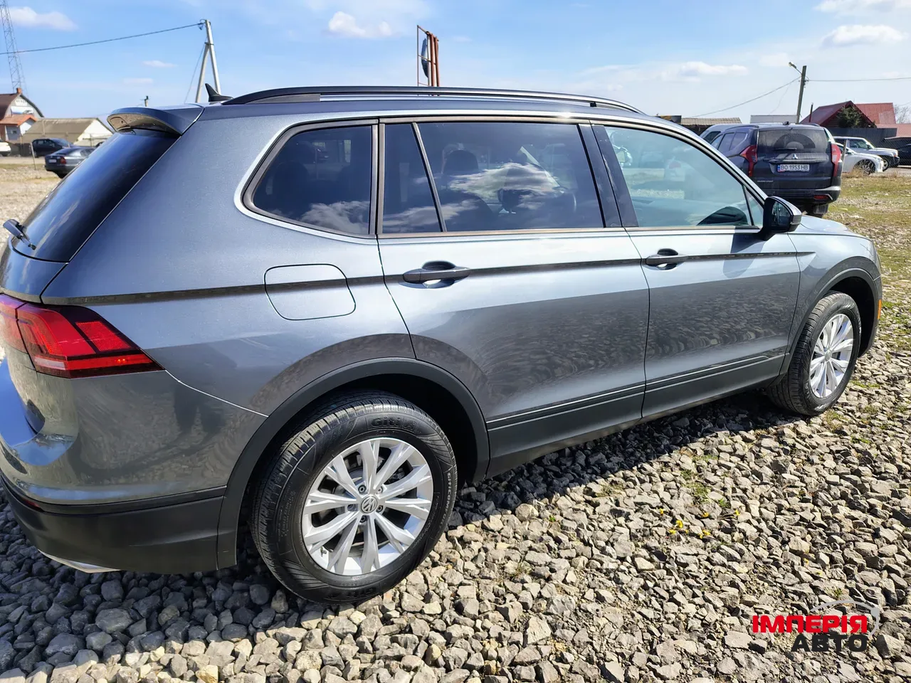 Volkswagen Tiguan - фото 12