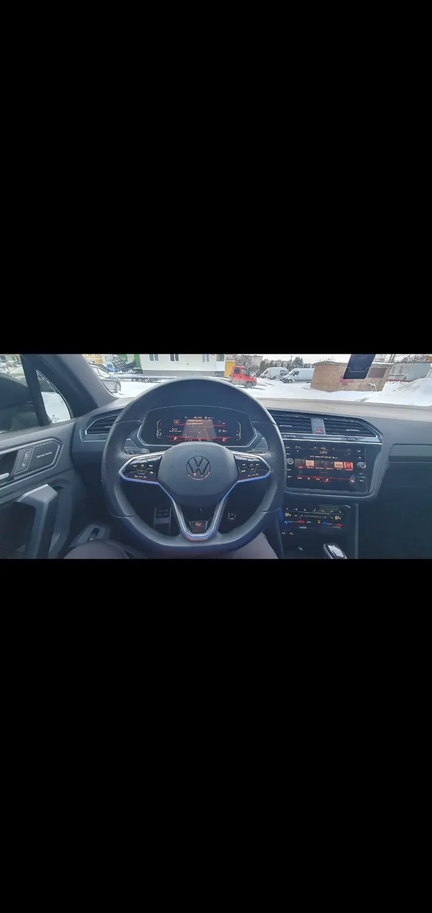 Volkswagen Tiguan R - фото 6