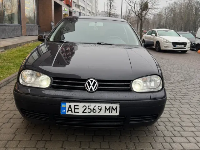 Volkswagen Golf - фото 2