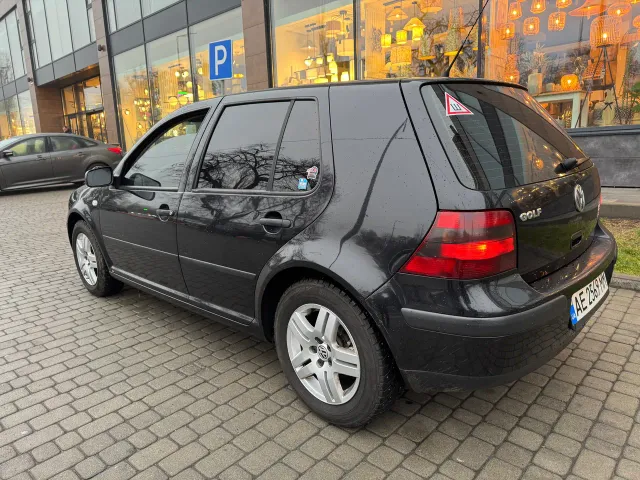 Volkswagen Golf - фото 4