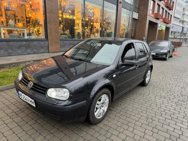 Volkswagen Golf - фото 1