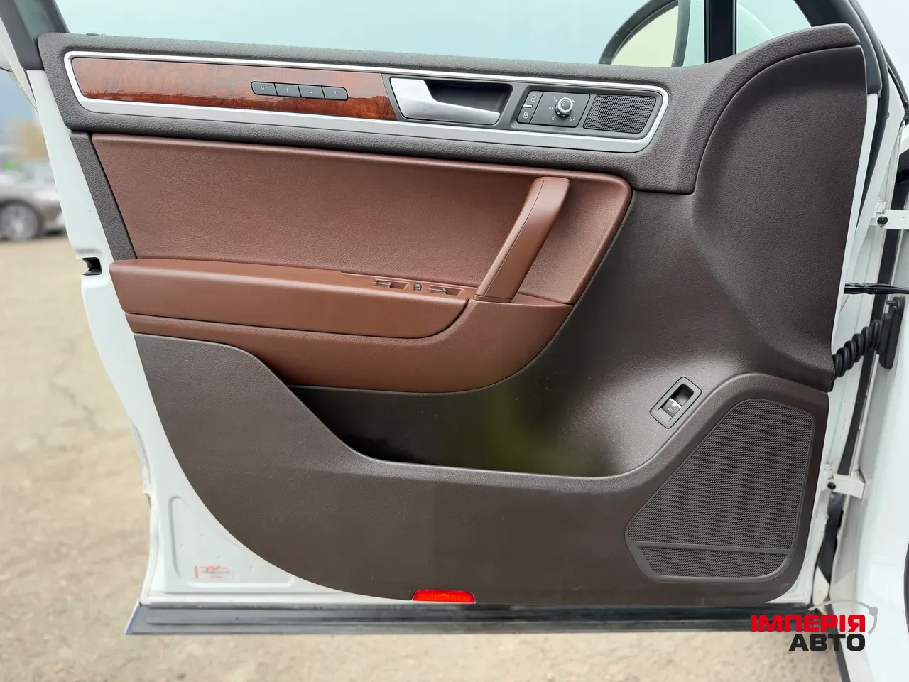 Volkswagen Touareg - фото 4