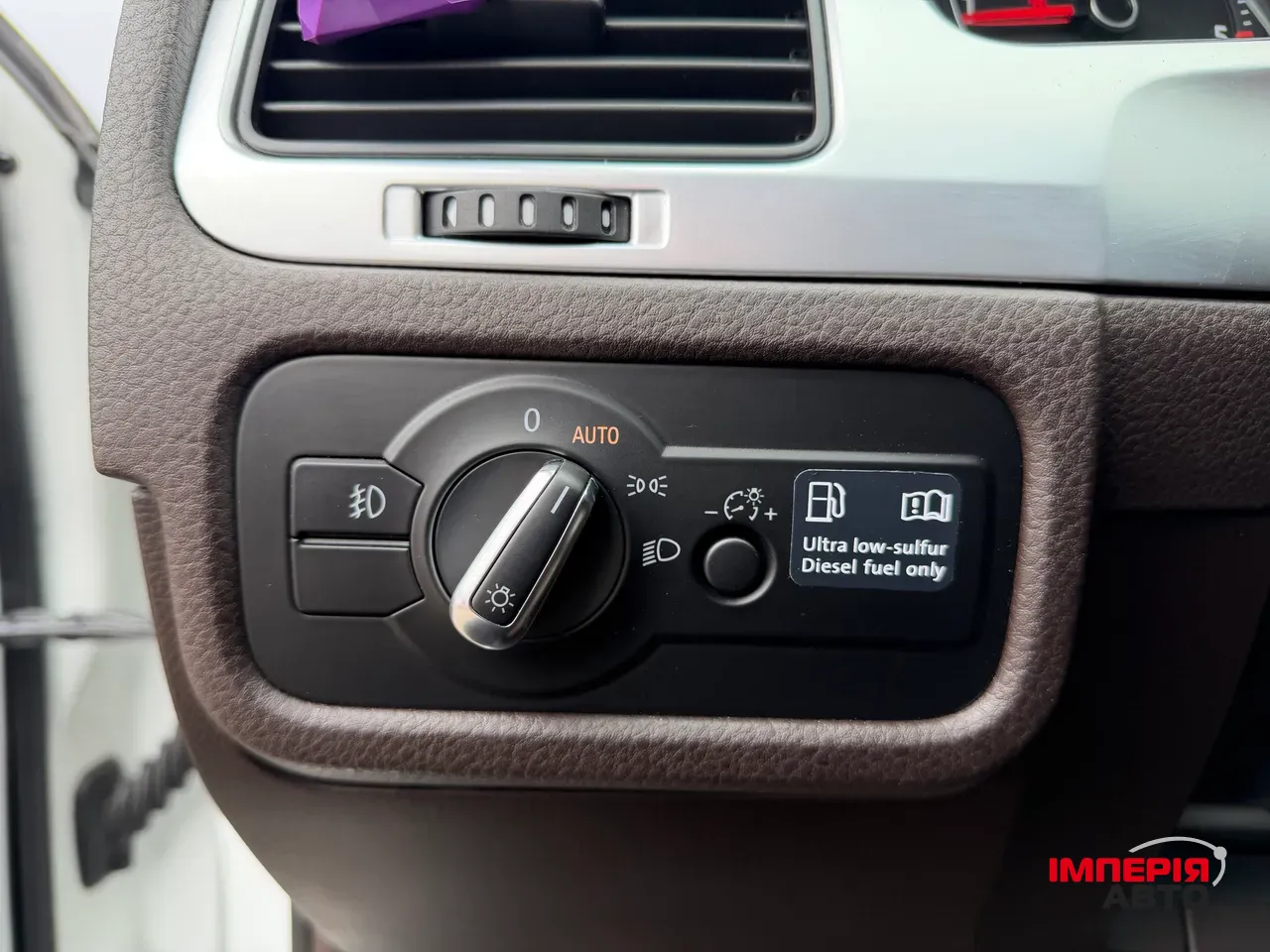 Volkswagen Touareg - фото 7