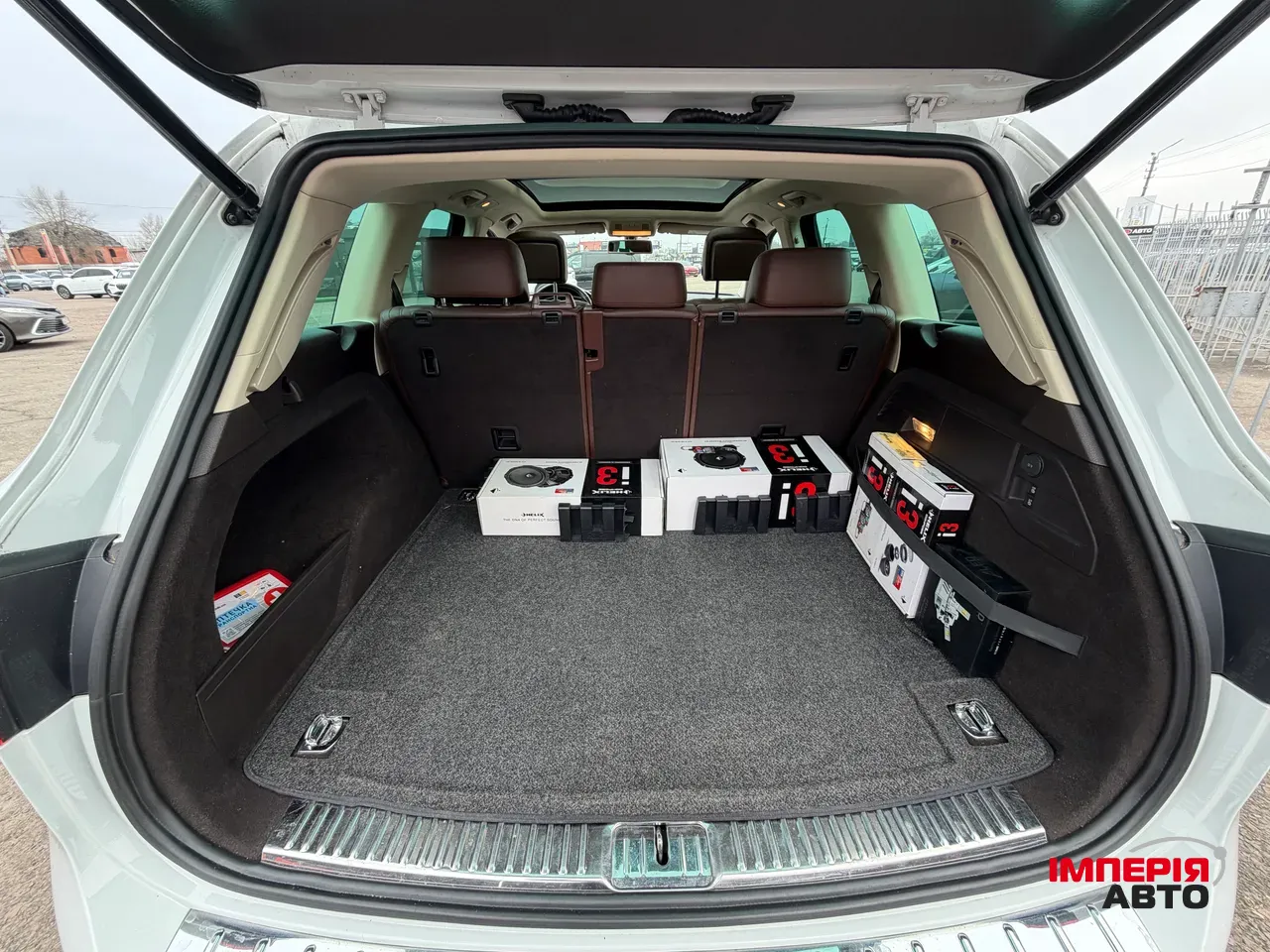 Volkswagen Touareg - фото 19