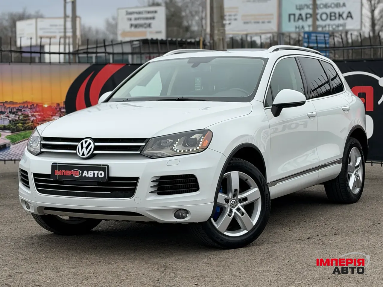 Volkswagen Touareg - фото 1