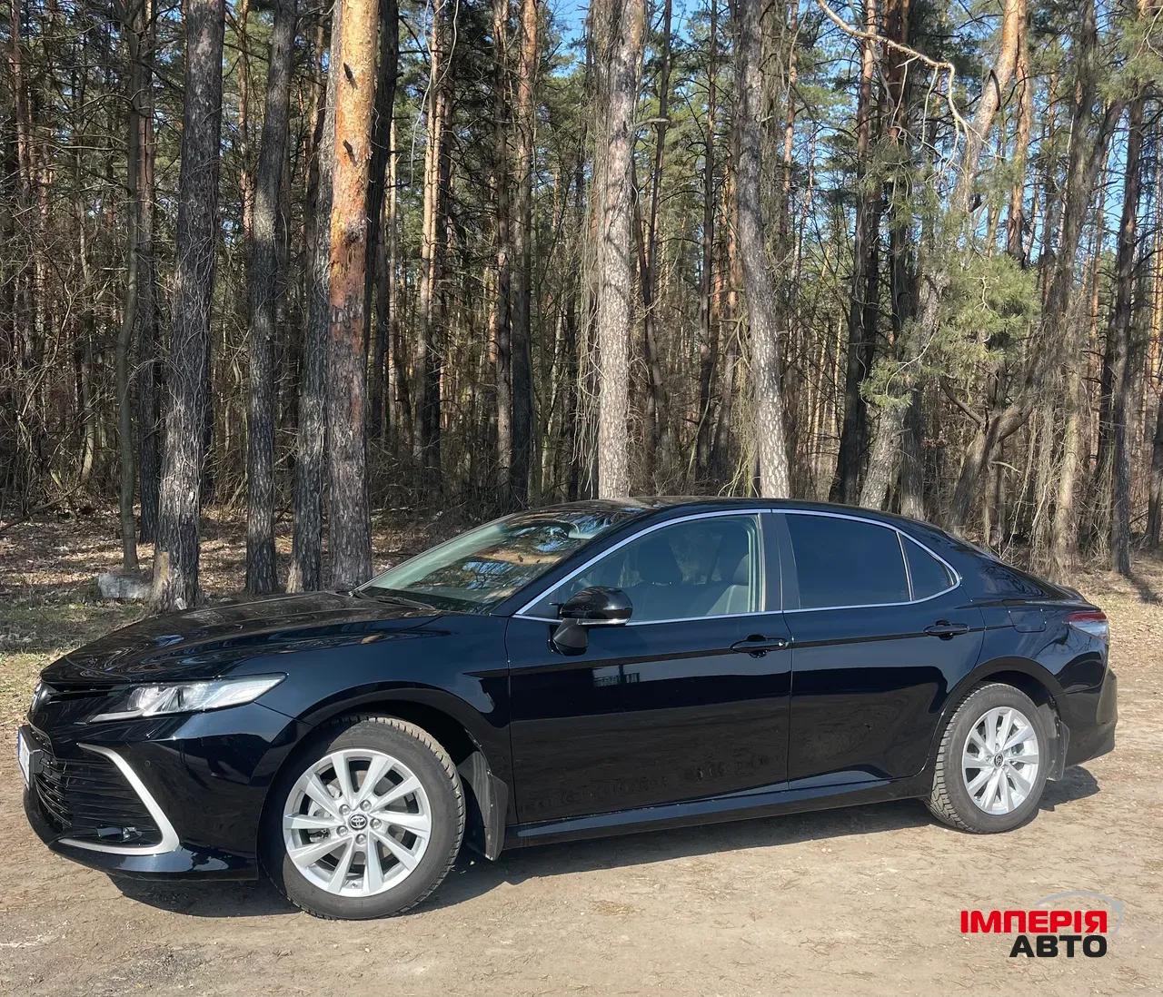 Toyota Camry - фото 3