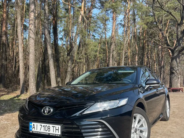 Toyota Camry - фото 2