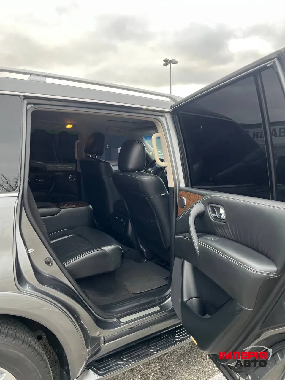 Infiniti QX80 - фото 8