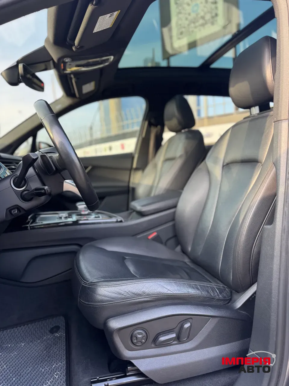 Audi Q7 - фото 8